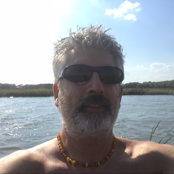 Profile Picture of Brad Mallett (@bmallett10) on Poshmark