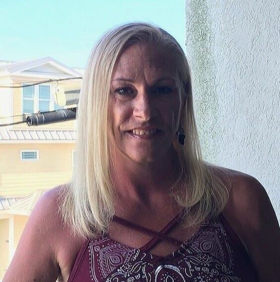 Profile Picture of Lindee Norton (@lindeenorton) on Poshmark