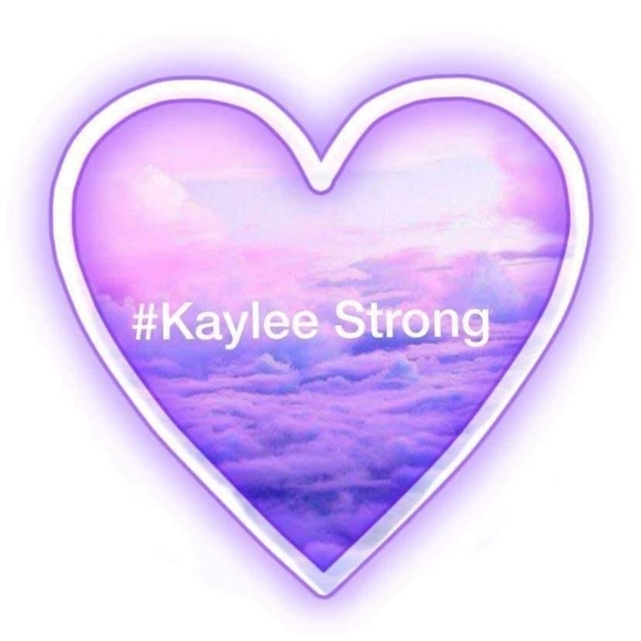 Profile Picture of Bonnie Webb (@bonniewebb85) on Poshmark