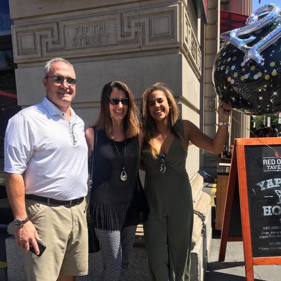 Profile Picture of Mary Schoellkopf (@maryschoellkopf) on Poshmark