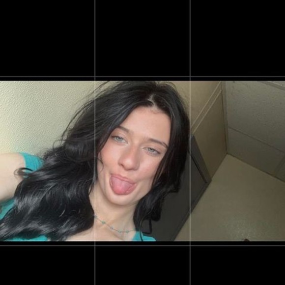 Profile Picture of Hannah Sifford (@hannahsifford12) on Poshmark