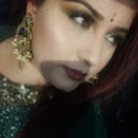 Profile Picture of Iram Hussain (@iram786h) on Poshmark