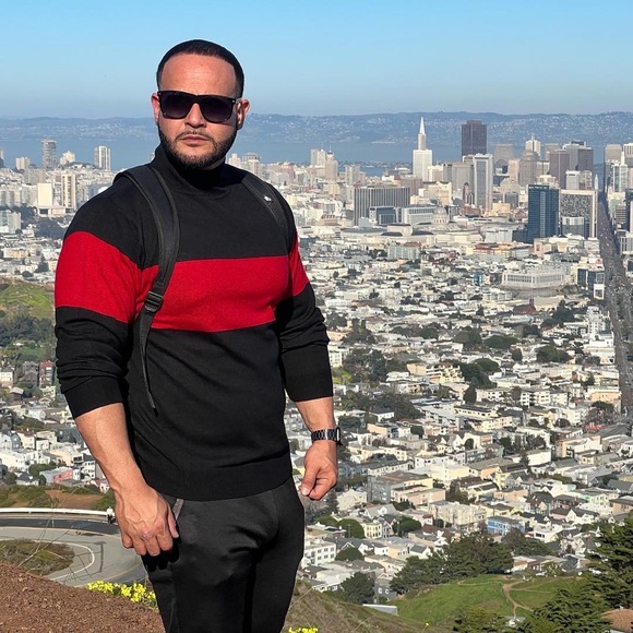 Profile Picture of Luis Cairo (@lou_cairo) on Poshmark