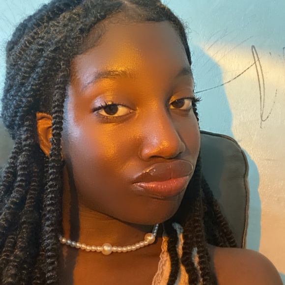 Uyai Etuks - Poshmark Profile Picture of Uyai Etuks (@uyaie) on Poshmark