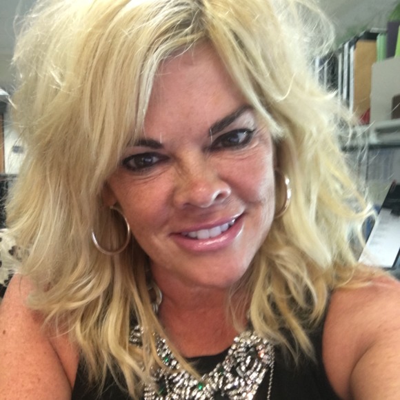 Profile Picture of Kimberly Battistone (@battistonekr) on Poshmark