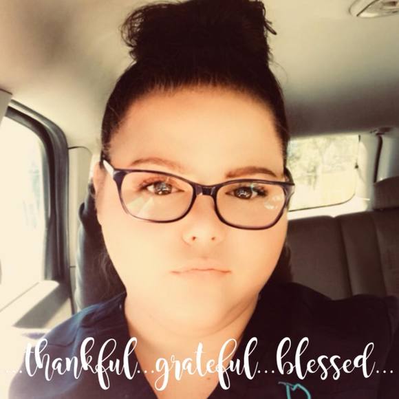 Profile Picture of Amanda Renner (@mandigrace08) on Poshmark