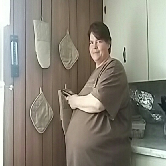 Profile Picture of Eden Rembold (@erembold9) on Poshmark