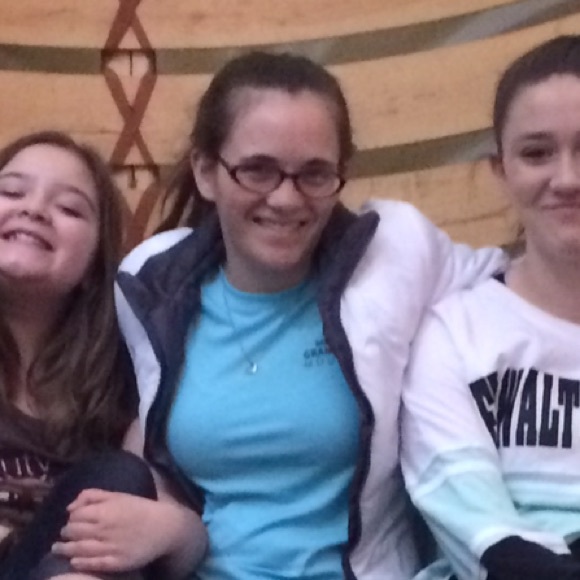 Profile Picture of Shelby Mulberry (@sdlm96) on Poshmark