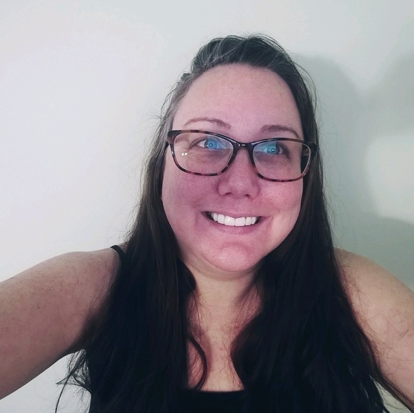 Profile Picture of Mary Stevison (@anastasia2718) on Poshmark