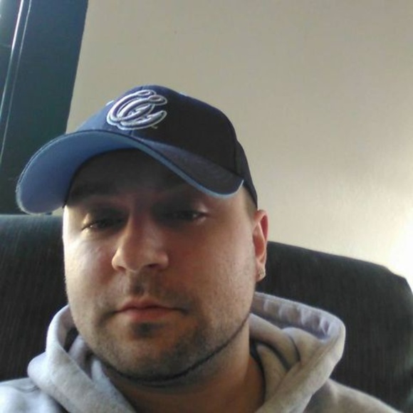 Profile Picture of Corey Mullins (@coreymullins90) on Poshmark