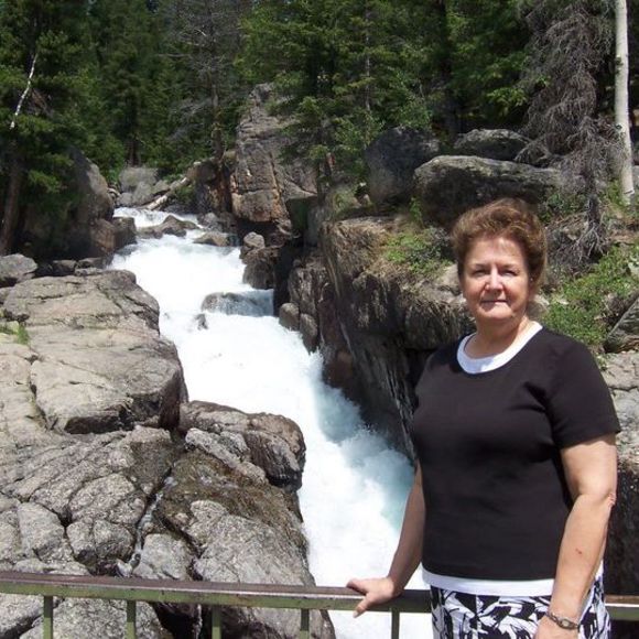 Profile Picture of Linda Lormand (@l_lormand) on Poshmark