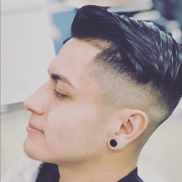 Profile Picture of Andy Aldaba (@drizzyv37) on Poshmark