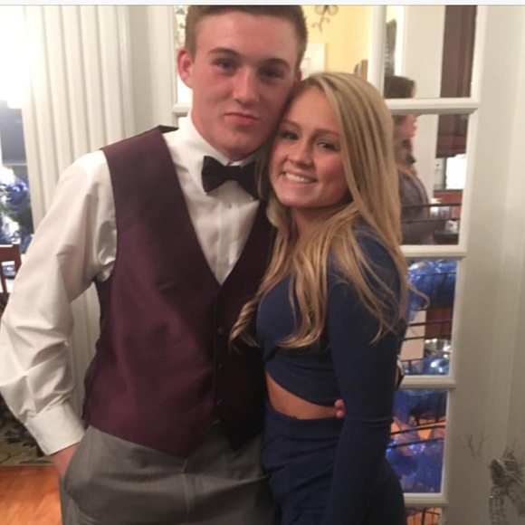 Profile Picture of Josh Kahn (@ljkahn2) on Poshmark