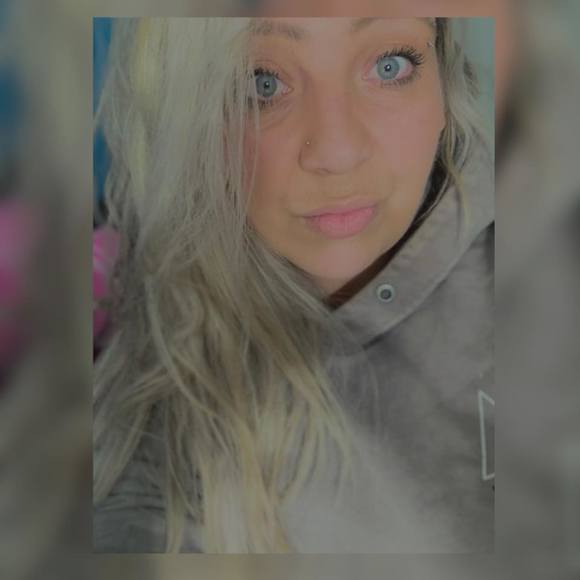 Profile Picture of Loretta Scott (@aradl) on Poshmark