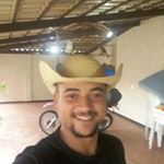 Profile Picture of Cliver Emerson (@cliveremerson) on Instagram