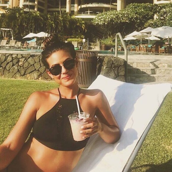 Profile Picture of Meagan Fidone (@meagan_alix) on Poshmark