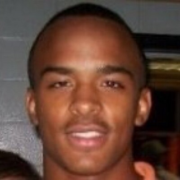 Profile Picture of Kieran Story (@kstory32) on Poshmark
