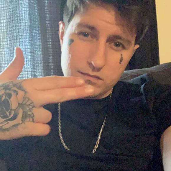 Profile Picture of Christopher Dodd (@dodd608) on Poshmark