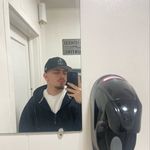 Profile Picture of Robert Moore (@robert_moore10) on Instagram