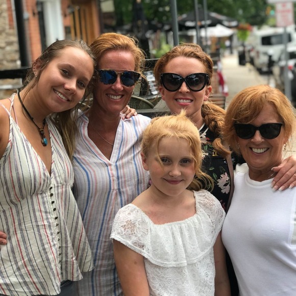 Profile Picture of Samantha Acaster (@samanthaacaster) on Poshmark