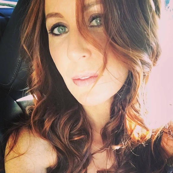 Profile Picture of Jessica Bereck (@jessicabereck) on Poshmark