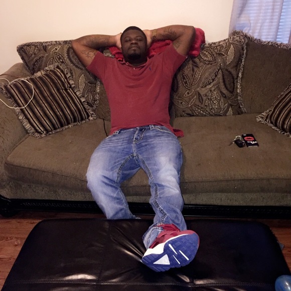Profile Picture of Sean Miles (@seanmiles684) on Poshmark