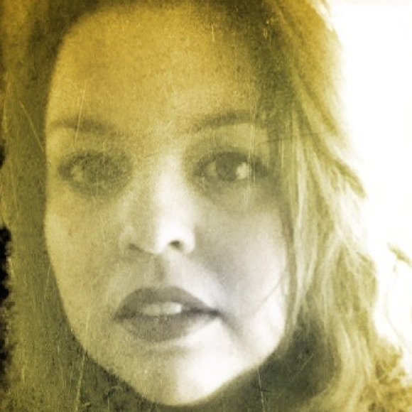 Chasity Fox - Poshmark Profile Picture of Chasity Fox (@foxgirl328) on Poshmark