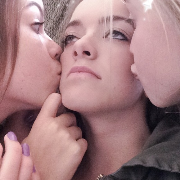 Profile Picture of Lauren Ducey (@laurenduceh) on Poshmark
