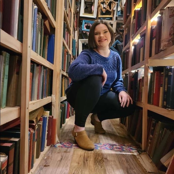 Profile Picture of Autumn Kruckeberg (@a_kruckeberg) on Poshmark