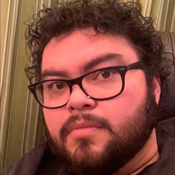 Profile Picture of Carlos Bazurto (@carlos_bazurto) on Poshmark