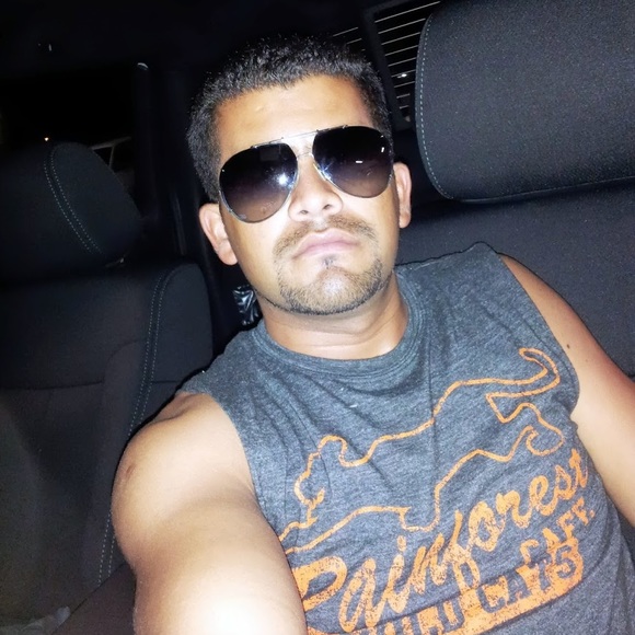 Ronal Bonilla - Poshmark Profile Picture of Ronal Bonilla (@ronalbonilla05) on Poshmark