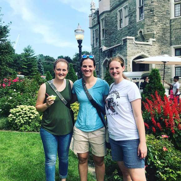 Profile Picture of Kirin Schrum (@kschrum13) on Poshmark