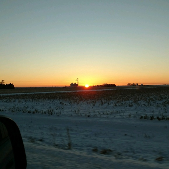 Profile Picture of Stacy Twine (@sltwine2011) on Poshmark