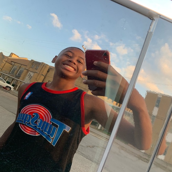 Profile Picture of Cooper Smith (@moneybaggt) on Poshmark