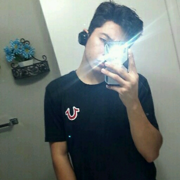 Profile Picture of Adolfo Pulido (@adolfopulido_) on Poshmark
