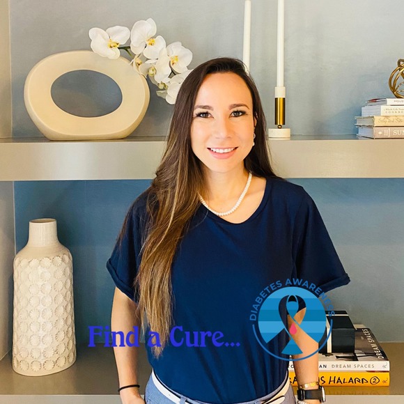 Profile Picture of Rocio Harbison (@rocioalexandra) on Poshmark
