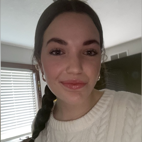 Profile Picture of Libby Bradford (@libbrad19) on Poshmark