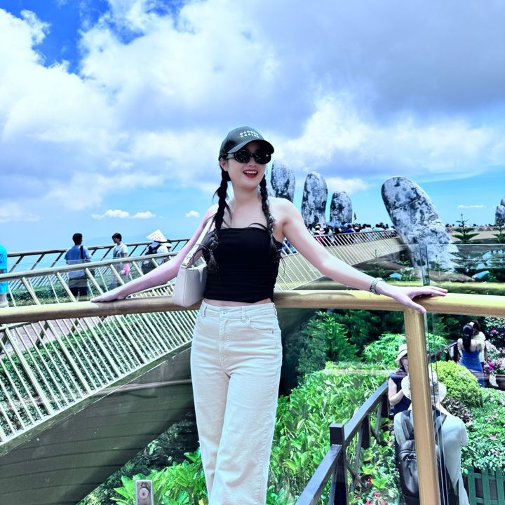 Profile Picture of Fb Hiền Lương(ck dùng vk khen) (@hienluong1110) on Tiktok