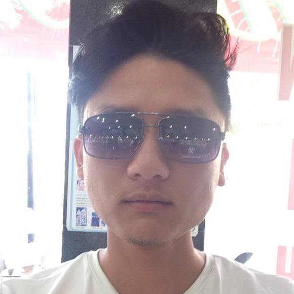 Profile Picture of Huy Vu (@huyvud123) on Poshmark