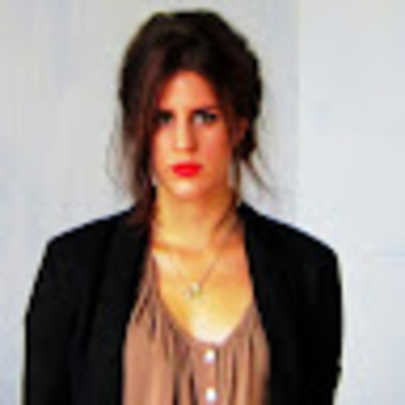 Profile Picture of Kelly Van bronkhorst (@kvanbron) on Poshmark