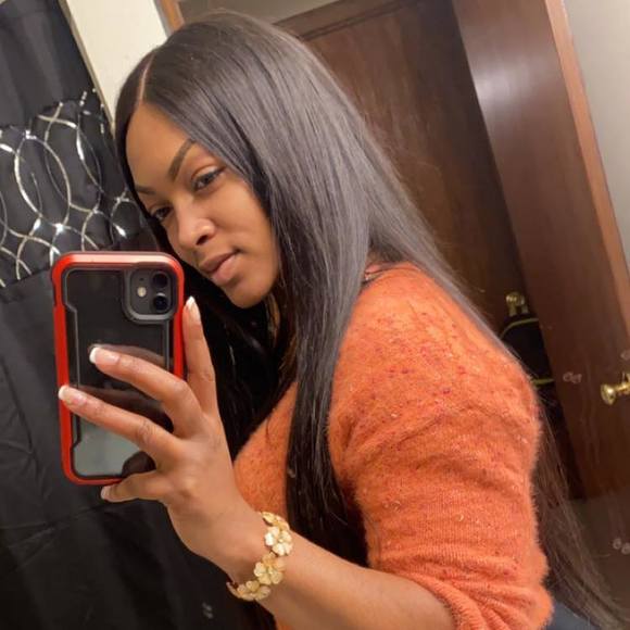 Profile Picture of Unique Unique (@uniqueunique943) on Poshmark