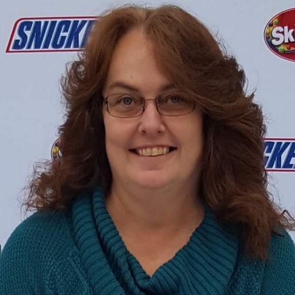 Profile Picture of Donna Heiser (@donnaheiser911) on Poshmark