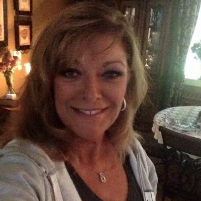 Profile Picture of Darlene Christian (@darmarch63) on Twitter