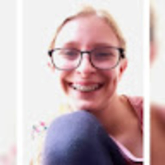 Profile Picture of Kirsten Karlin (@kirstenkarlin) on Poshmark