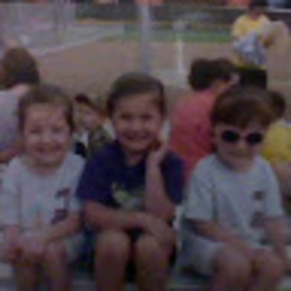 Profile Picture of Bayler Cromley (@baylercromley) on Poshmark