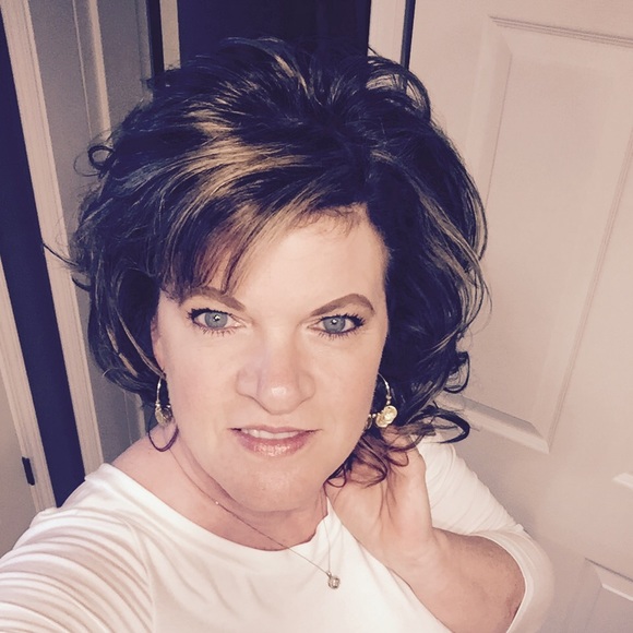 Profile Picture of Paula Welch (@pwelch16) on Poshmark