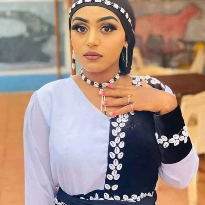 Profile Picture of cherry_blaack_2 (@cherryblack34) on Tiktok