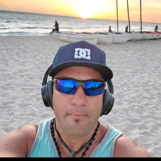 Profile Picture of TonnyZoo876 (@tonnyzoo) on Tiktok