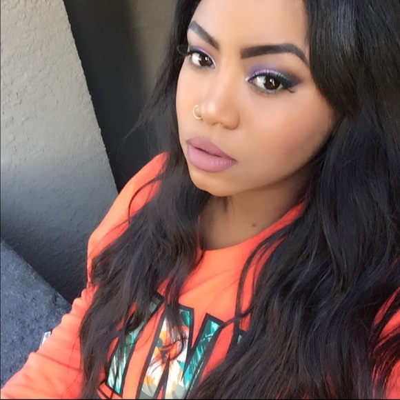 Profile Picture of Krystal Borrero (@makeupismybff) on Poshmark