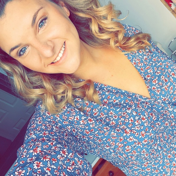 Profile Picture of Brittany Hampp (@britrose123) on Poshmark